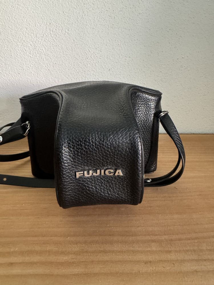 Maquina fotográfica Fujica ST605N