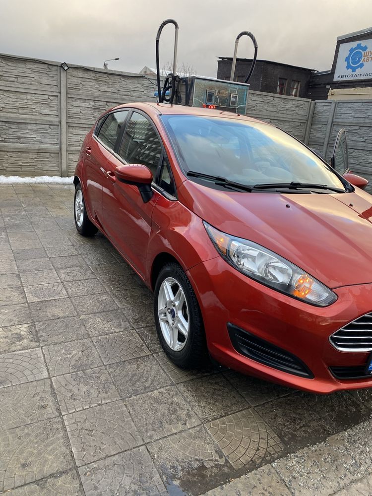 Продам авто Ford Fiesta 1.6, пригнана з США