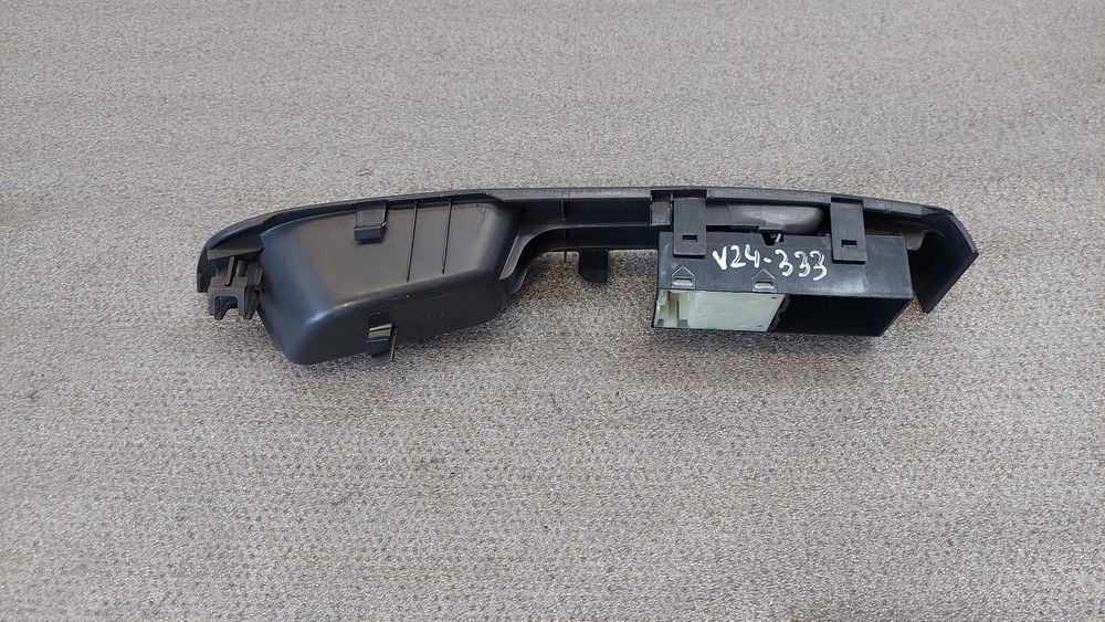 Comando / botão / interruptor vidros frente esquerdo NISSAN Micra III