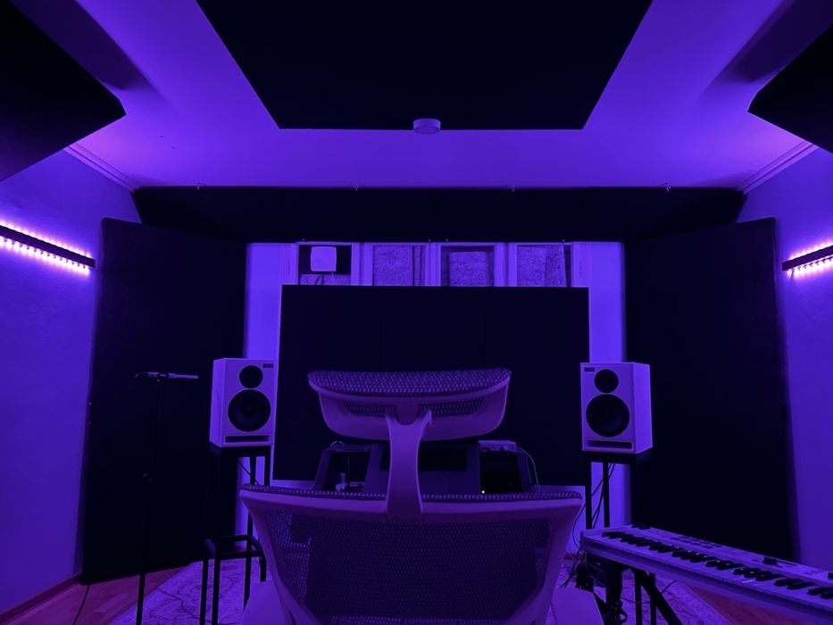 Проектування студій звукозапису, акустичні панелі, акустика приміщень.