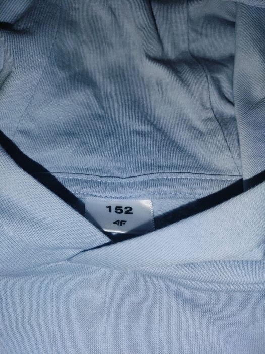 Dres 4F rozmiar 158 warto