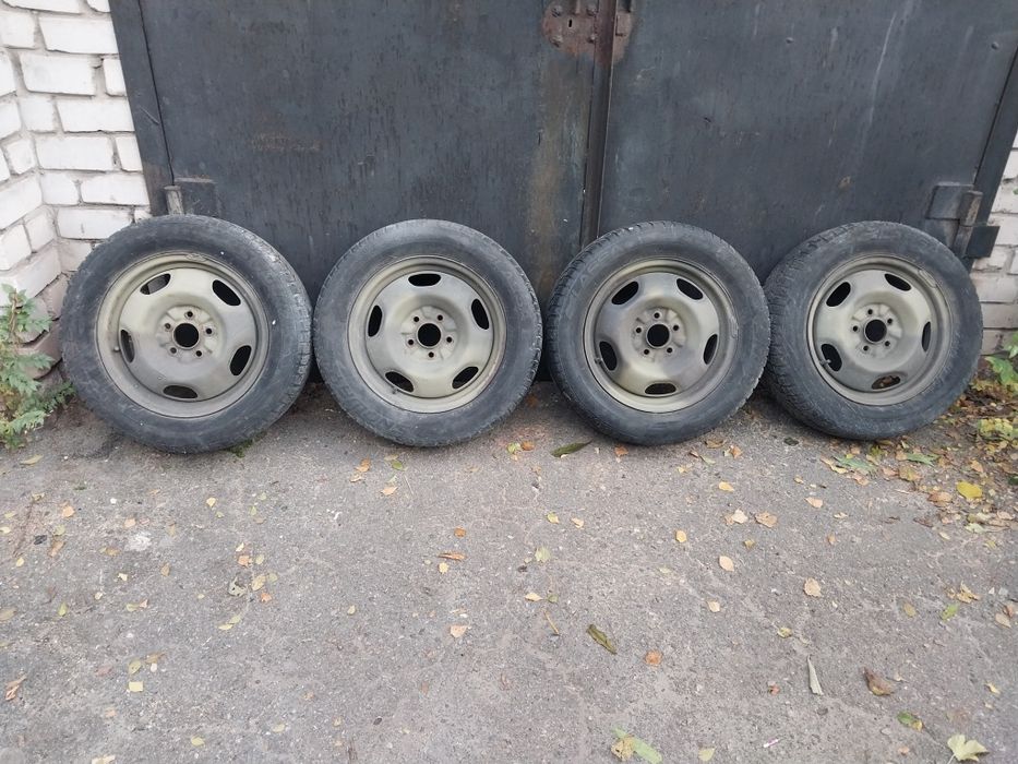 Продам зимнюю резину на дисках 215/60 R16