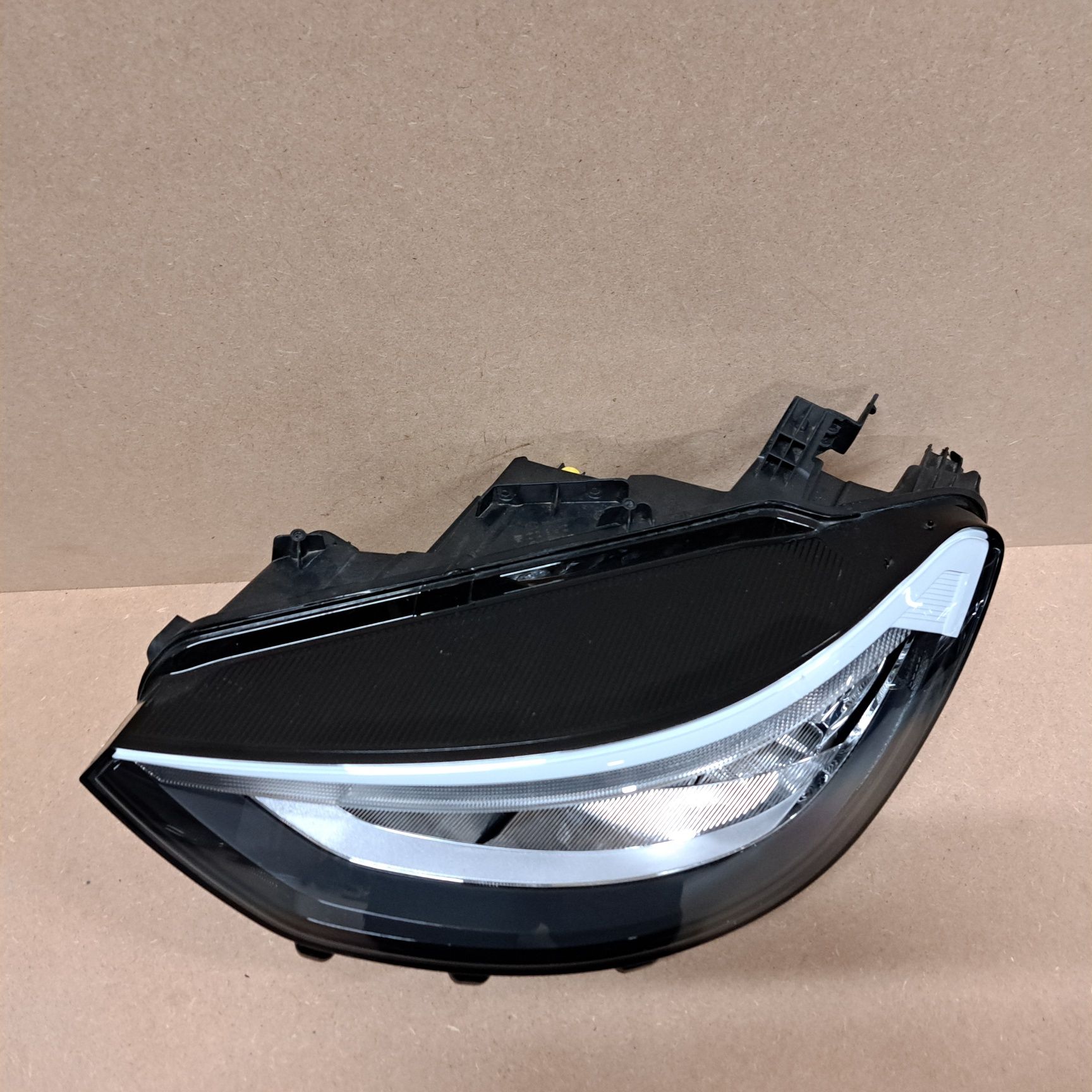 Lampa reflektor led volkswagen id3 lewy europa