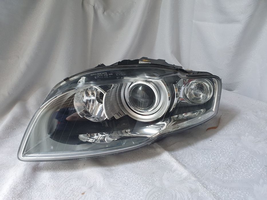 Lampa xenon lewa Audi A4 B7 Europa przód