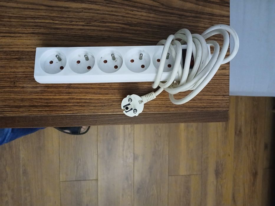 Przedłużacz Listwa zasilająca 5 gniazd 3M 3680W z zabezpieczeniem