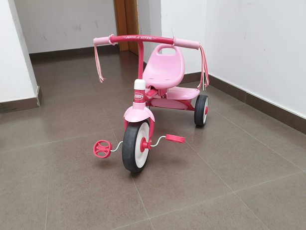 Triciclo para criança Radio Flyer em ótimas condições