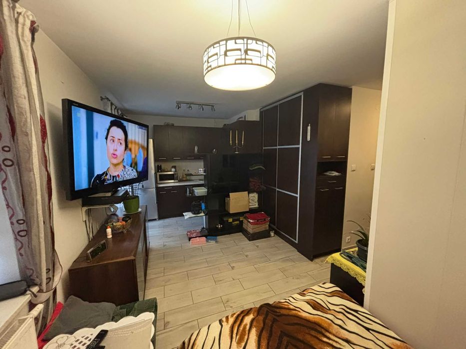 sprzedam kawalerkę z miejscem postojowym i balkonem osiedle zamknięte