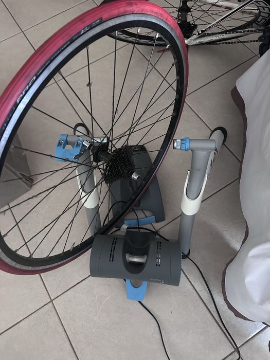 Rolos da TACX e roda para o mesmo