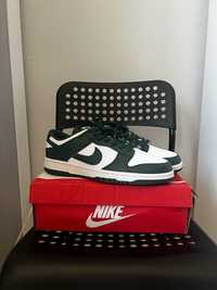 Nike Dunk Low Team Green" sneakers