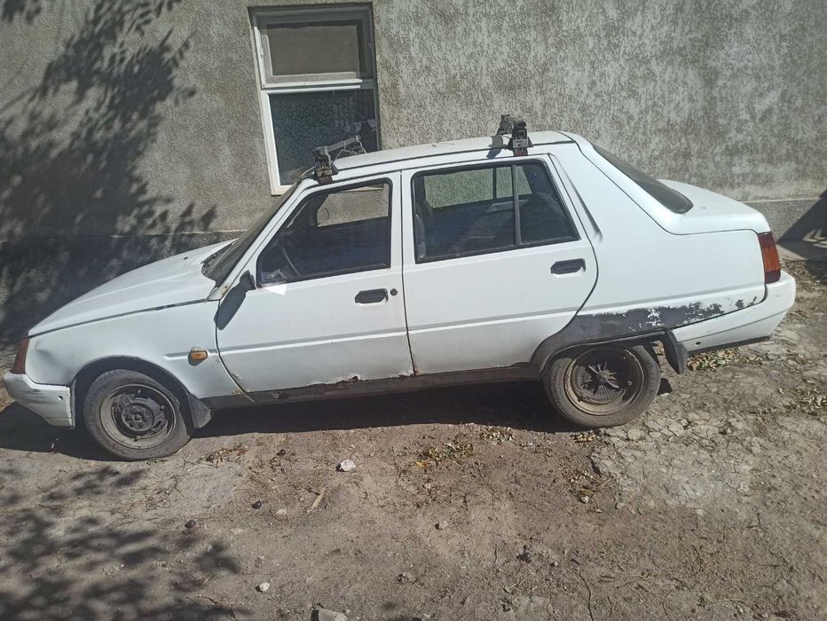 Таврия славута 2004г. Газ-бензин, фаркоп.