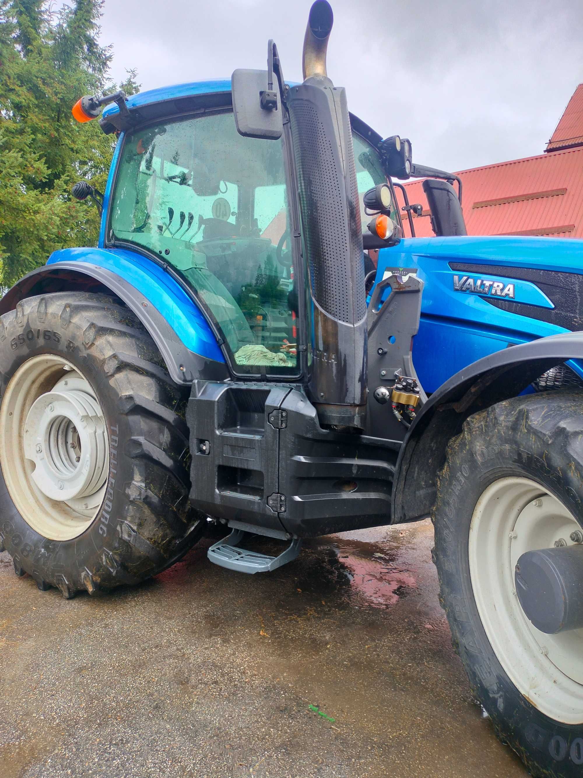 VALTRA t174 activ z ładowaczem fabrycznym