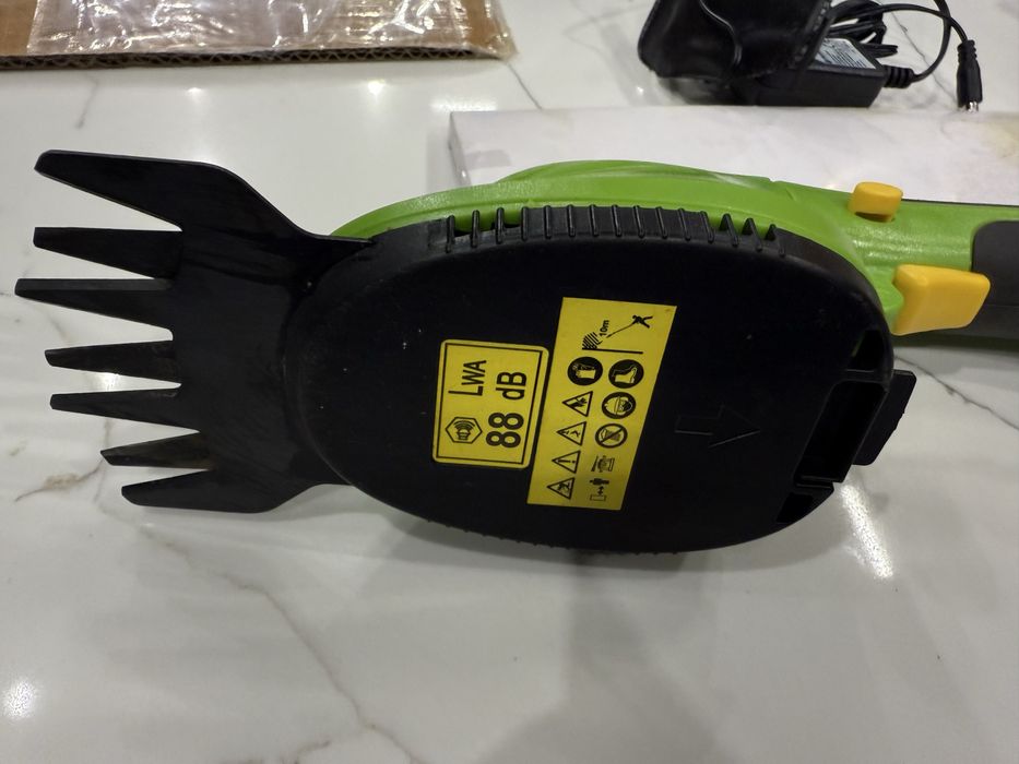 Nożyce akumulatorowe do krzewów Fieldmamm