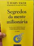 Livro Segredos da Mente Milionária.