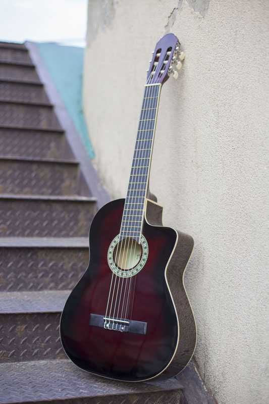 Гитара классическая Almira CG-1702С BK (чехол+капа+медиатор+струна)