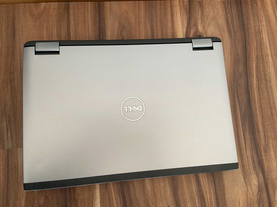 Laptop Dell Vostro  15.6 cali. Uszkodzony z ładowarką.