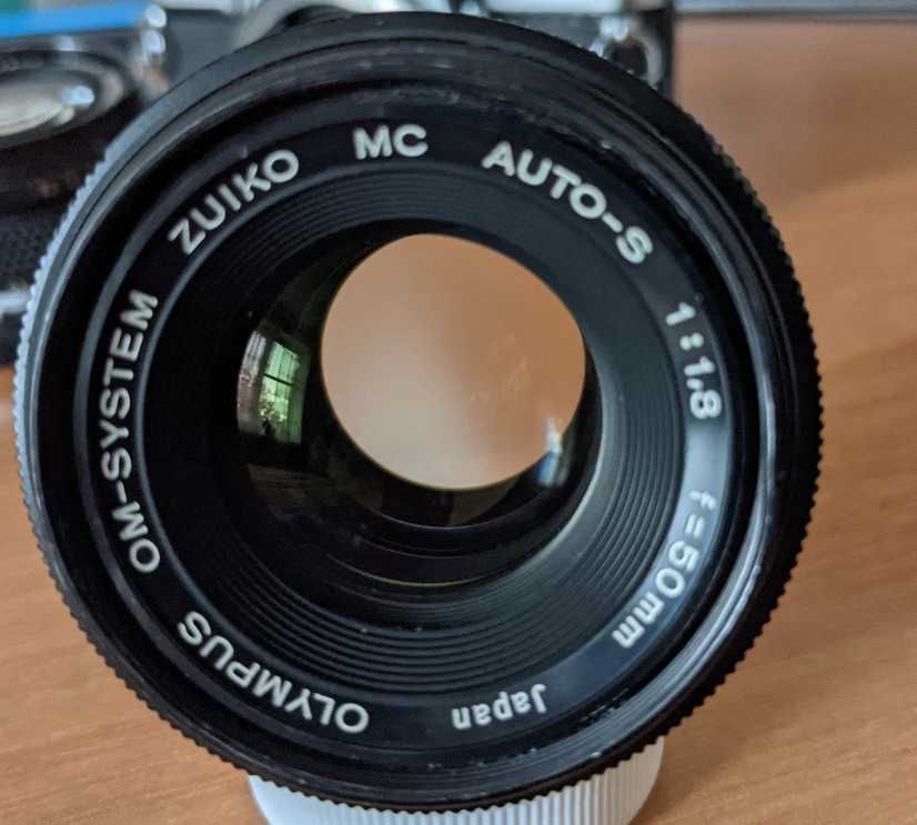 Плівкова камера Olympus OM-1n з оптикою 1,8/50 МС