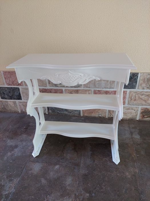 Credência em madeira pintada de branco