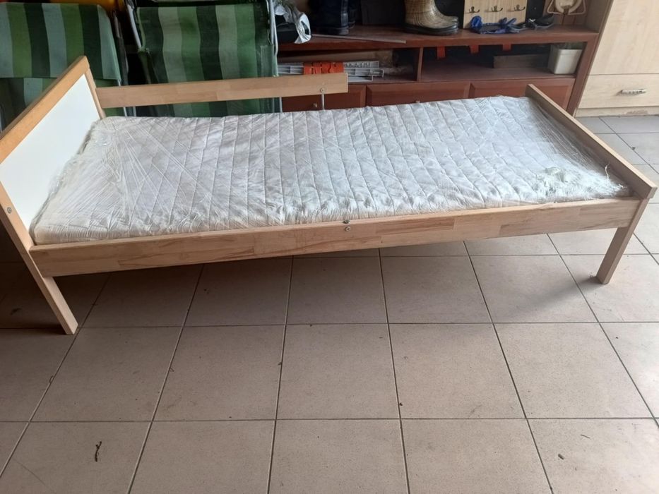Łóżko ikea z materacem
