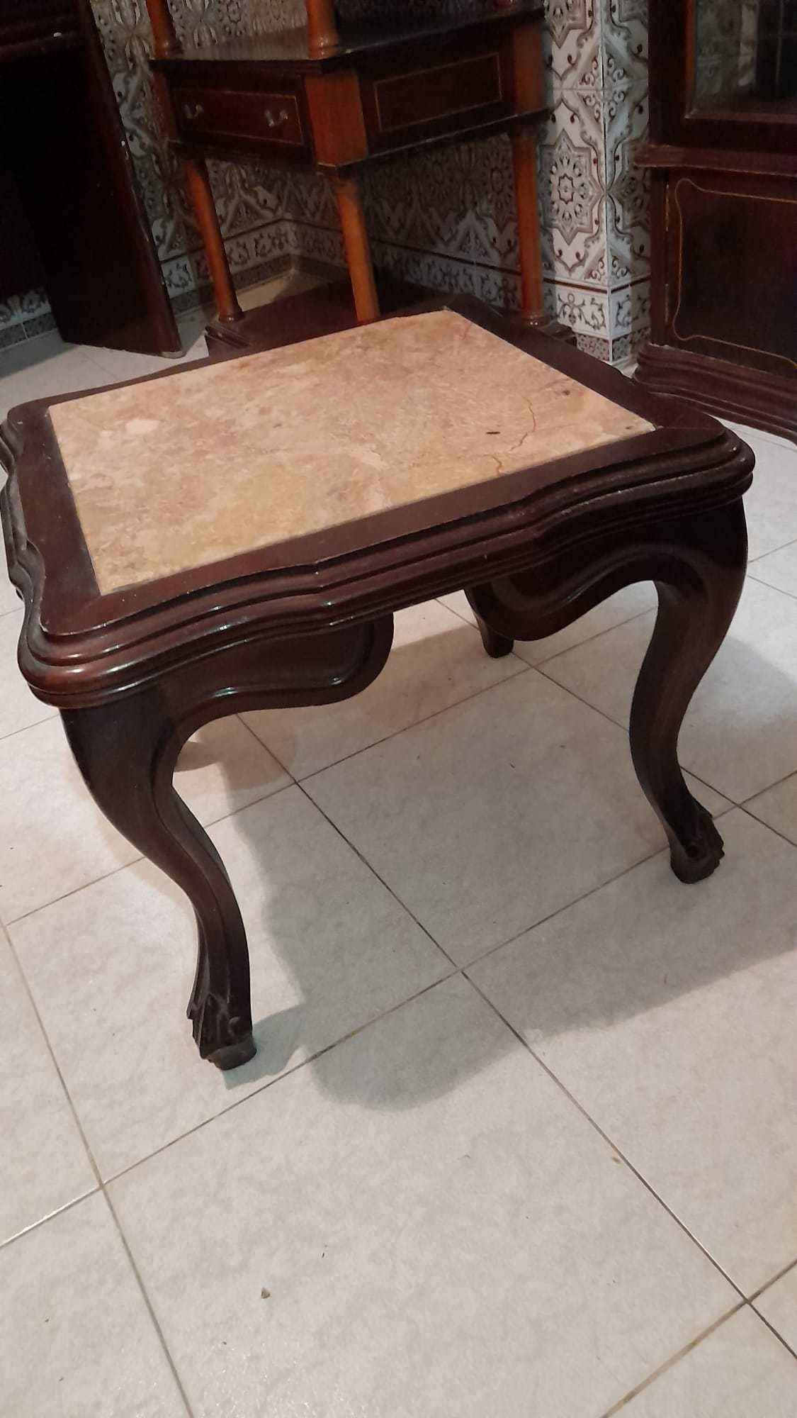 Mesa de centro para apoio