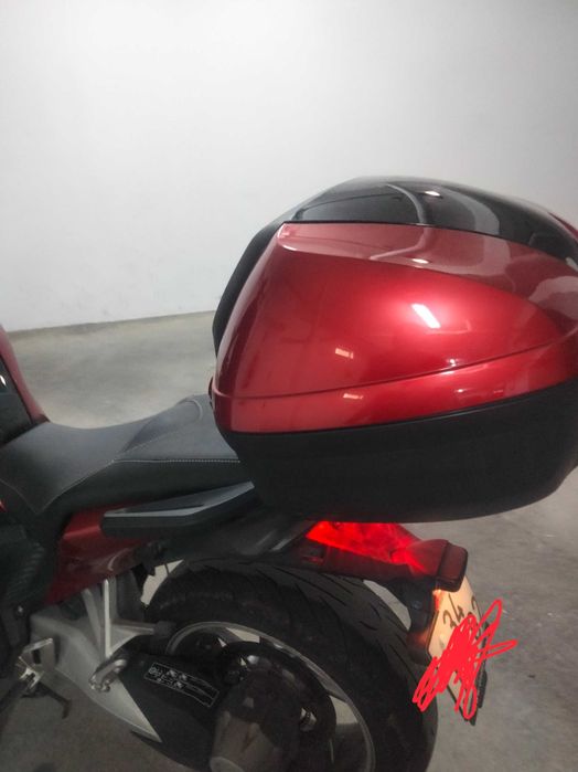 Honda VFR 1200 F Ano 2010 com escape AKRAPOVIC