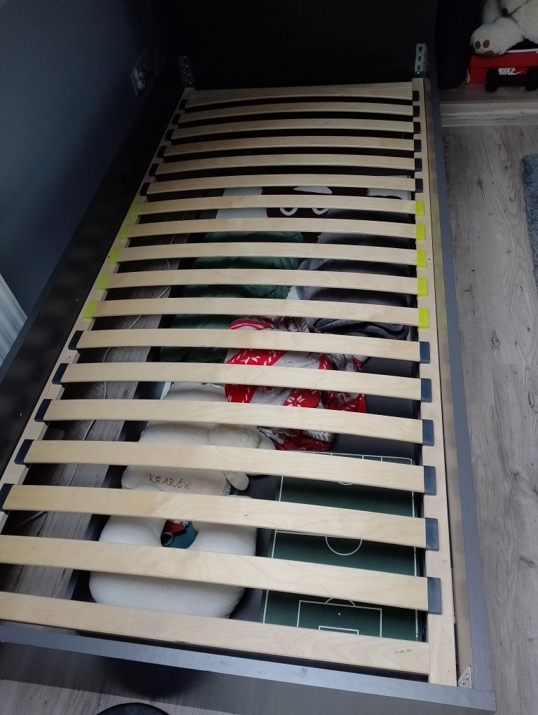 Łóżko młodzieżowe BRW z szufladą i materacem 90x200