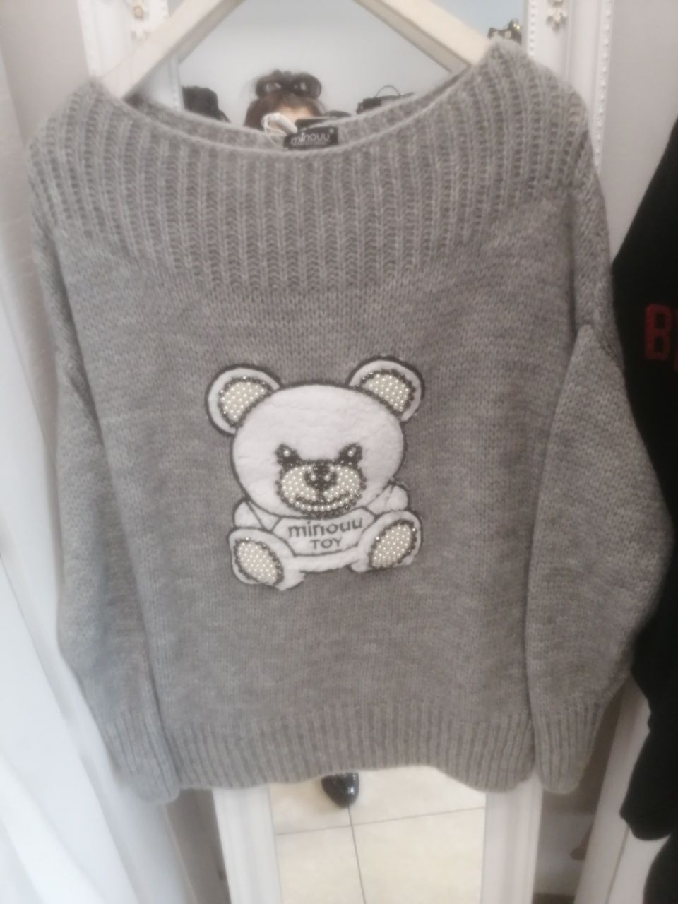 Sweterek minouu uniwersalny