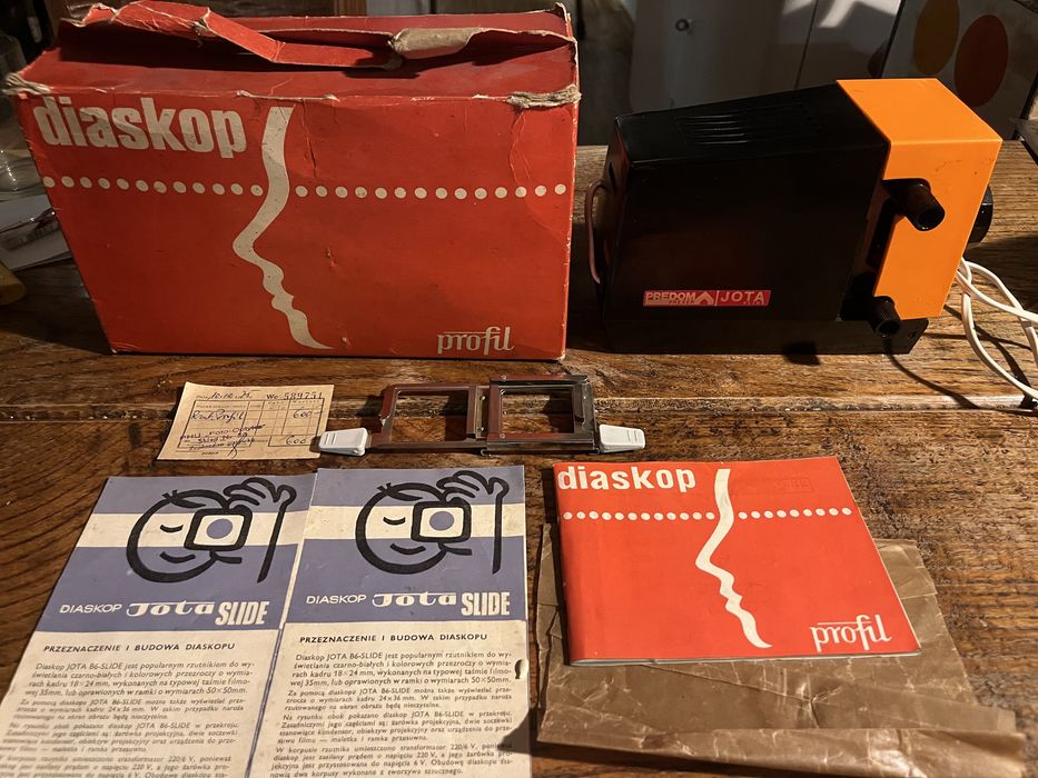 Diaskop/rzutnik Jota Predom Prexer PRL+ pudełko od rzutnika profil