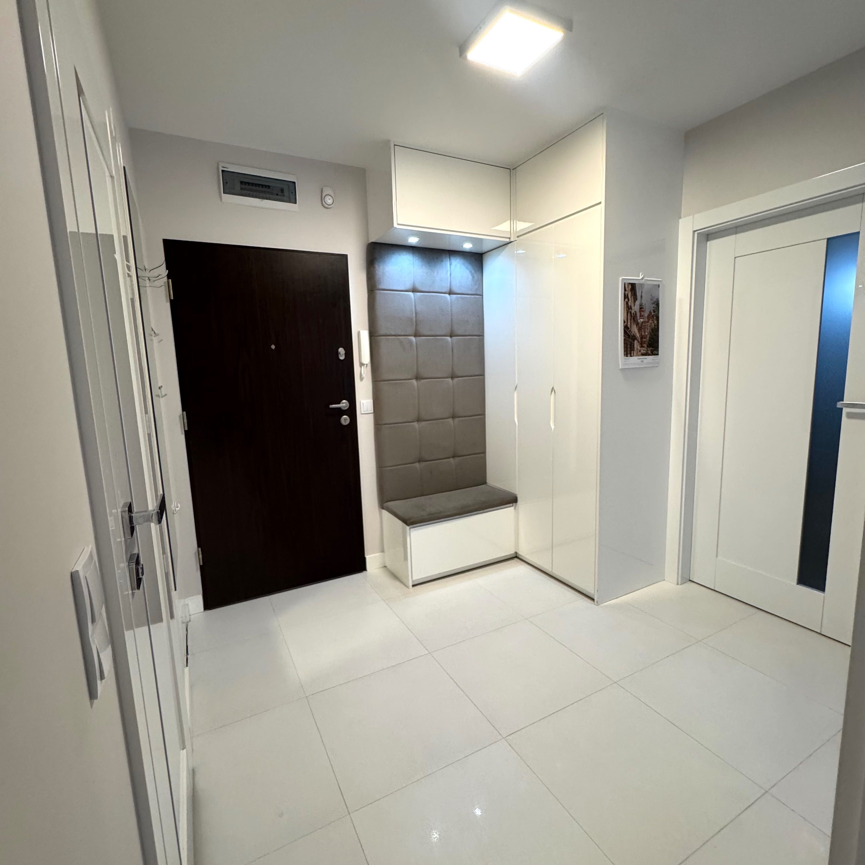 Apartament 3 pokojowy na sprzedaż+garaz+komórka lokatorska