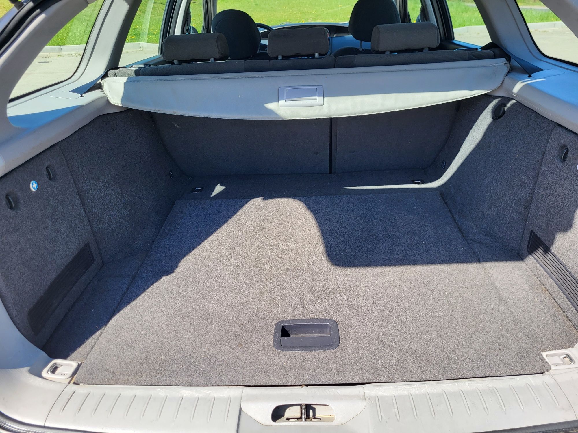 Nissan Primera P12