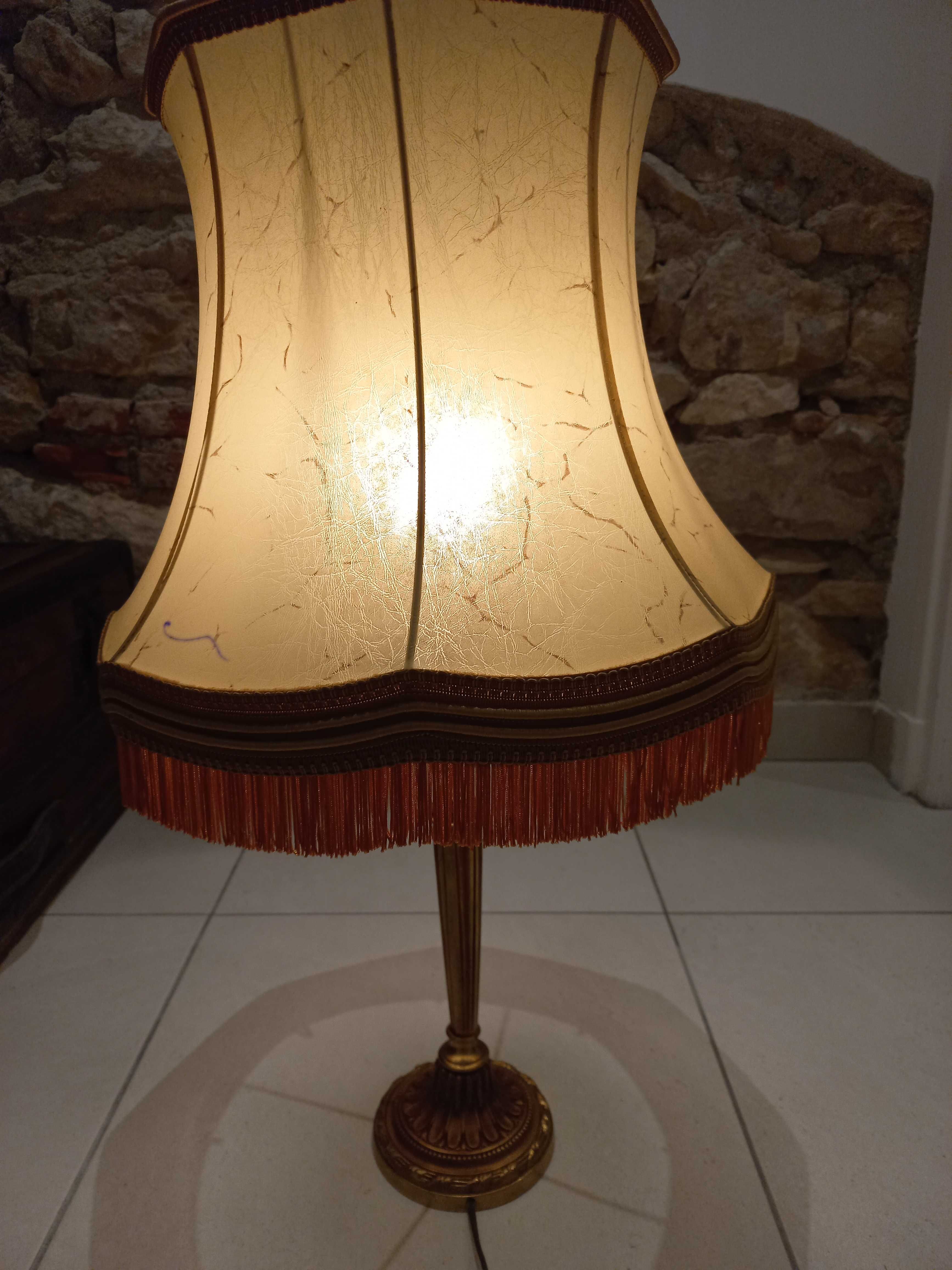 Бронзовая настольная французская лампа.