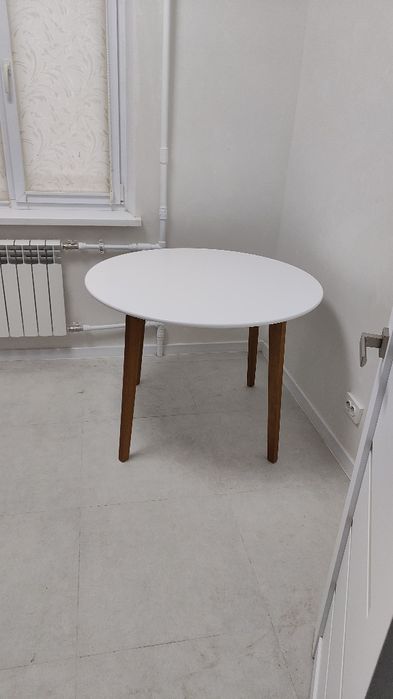 Стіл кухонний круглий