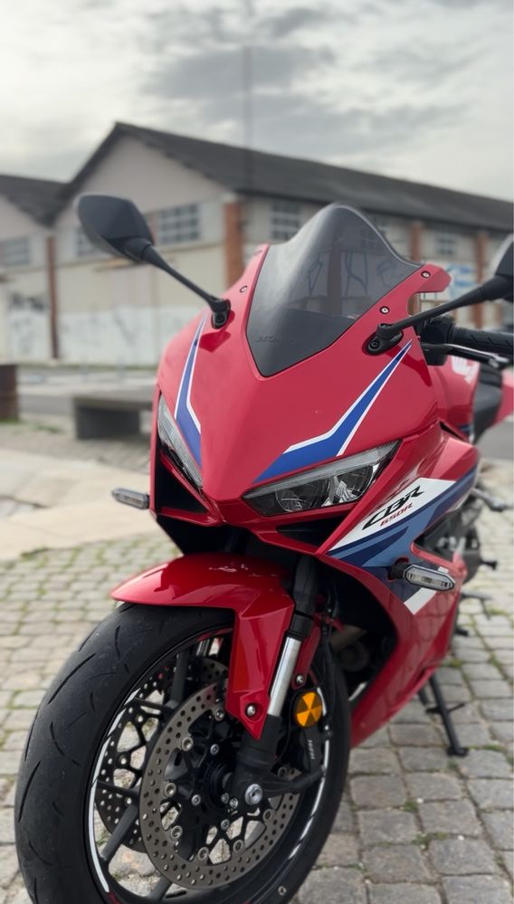 Honda CBR650R sem E-Clutch
