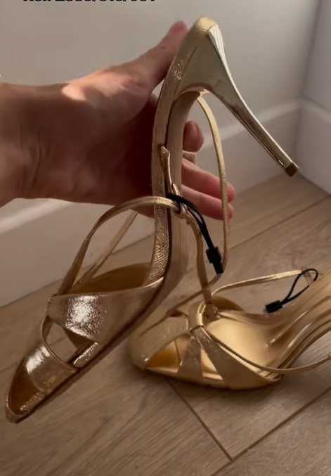 Босоніжки босоножки сандалі золоті жіночі на каблуку Zara 38 р.