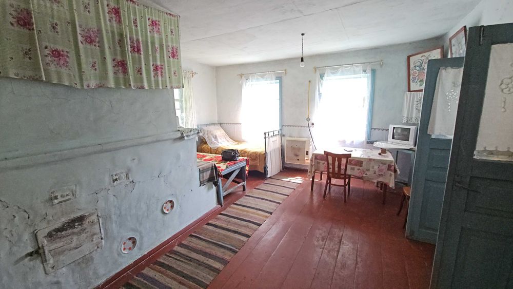 село Черевки, є газ, криниця, світло. Є ВІДЕООГЛЯД