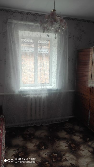 Будинок, в центрі міста Козятин.