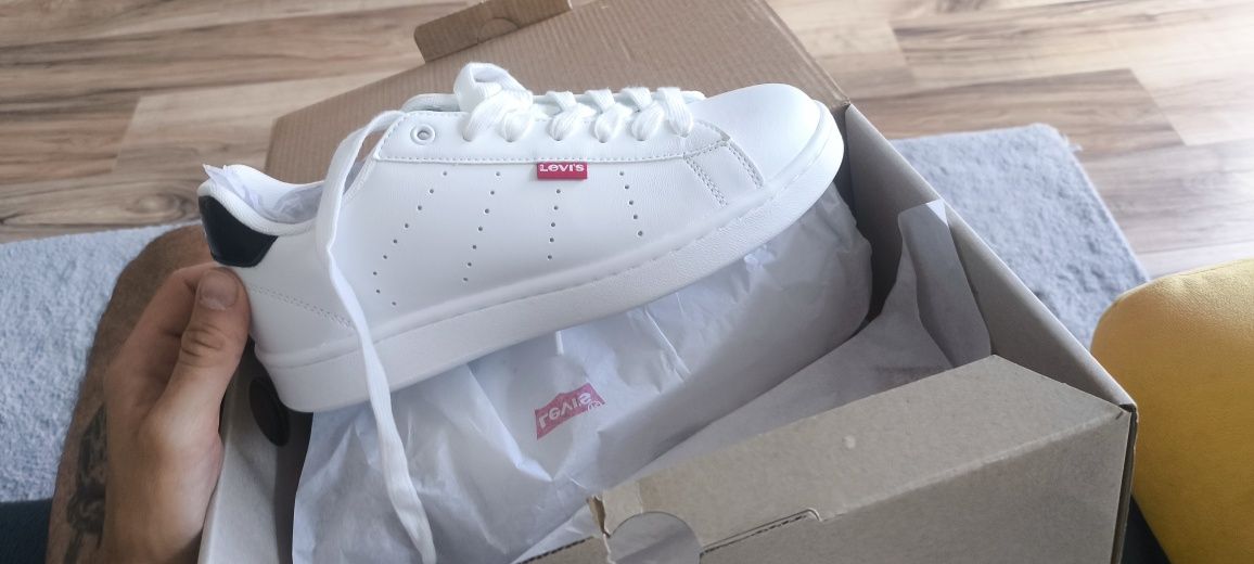 Buty Levi's sneakers white białe rozmiar 38
