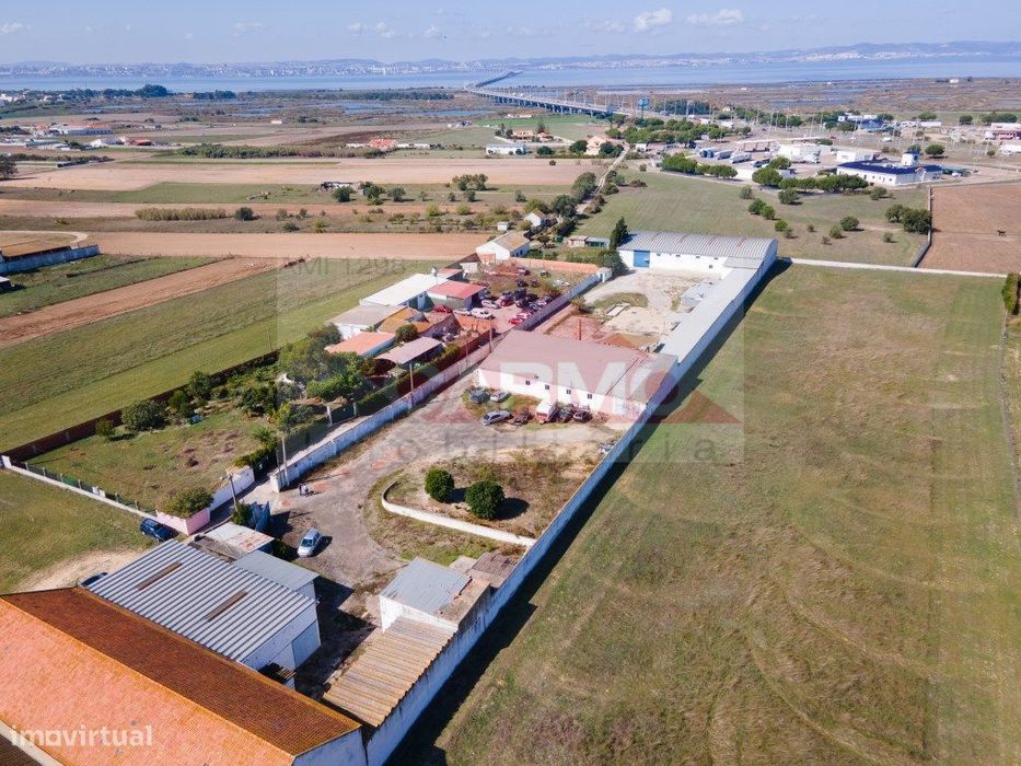 Quinta c/3 Armazéns (Negociável!)