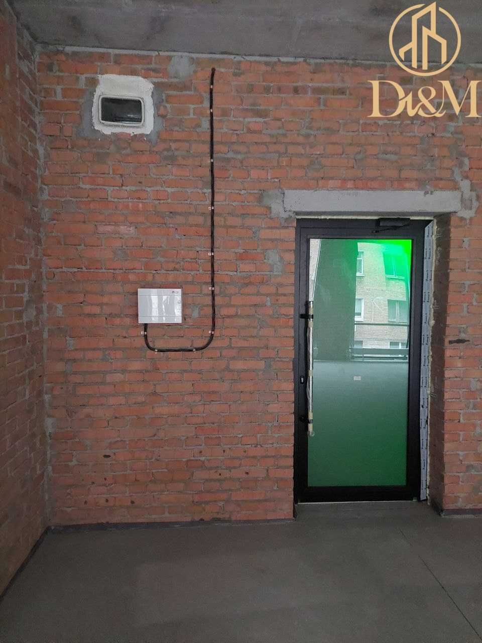 БЕЗ % Оренда Комерційного Приміщення - 71.3 м² , в TRIIINITY.