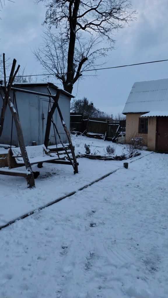 Будинок у Верхній Сироватці