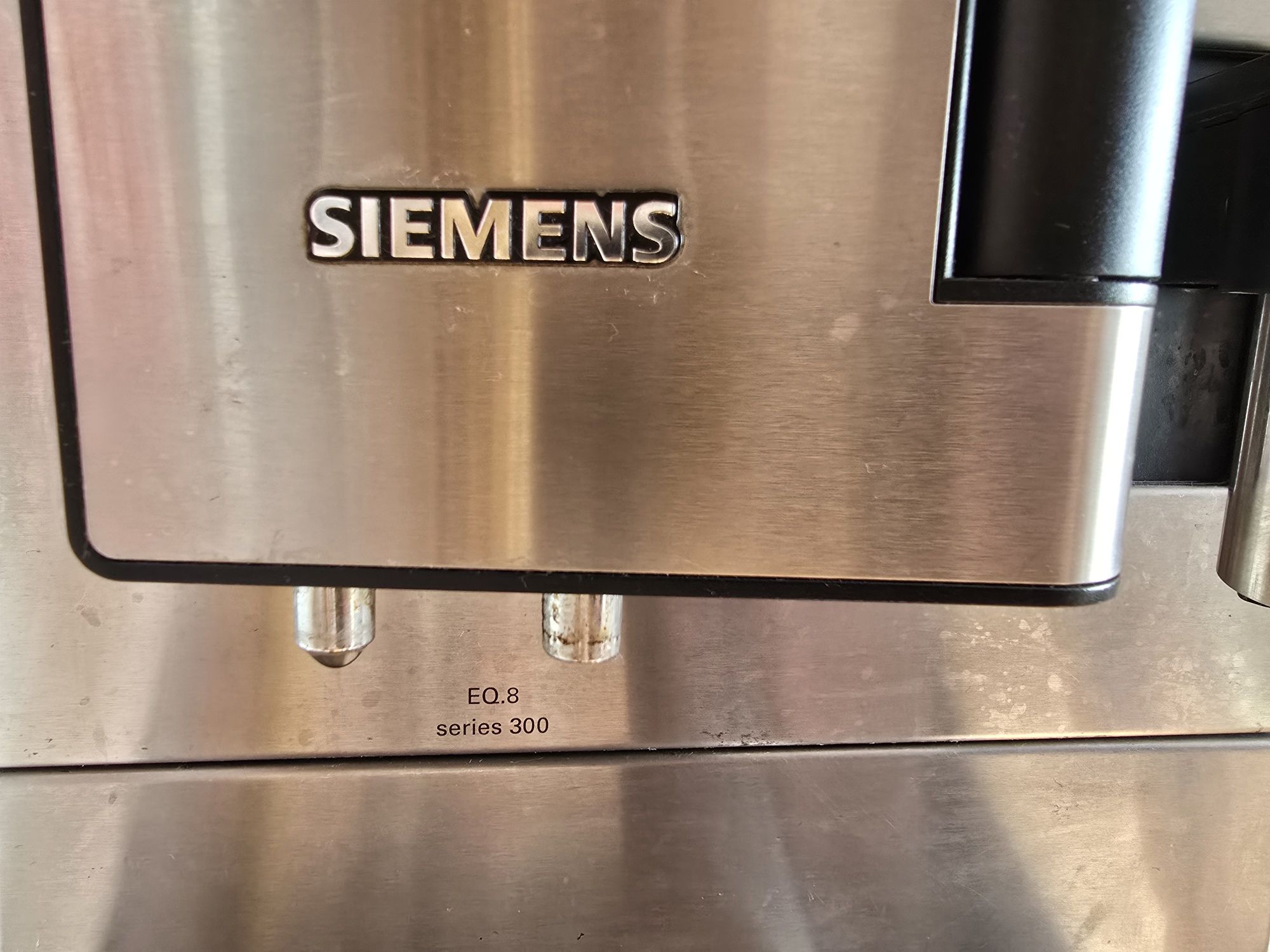 Кавомашина Siemens EQ.8 серія 300