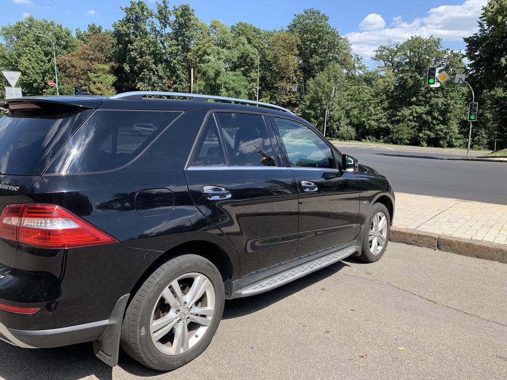 Продам Mercedes-Benz ML 3.0 дизель 2012 року