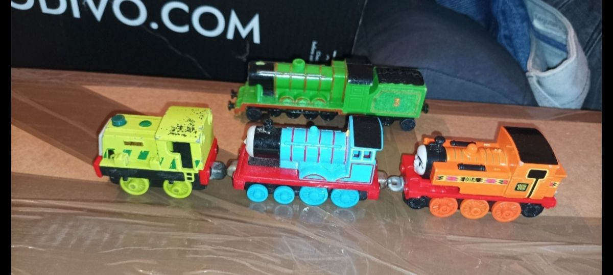 zestaw modeli 4 lokomotyw z bajki Tomek i Przyjaciele