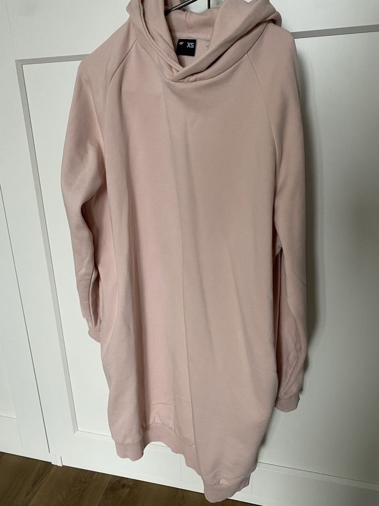 Dluga sukienka bluza z kapturem 4F