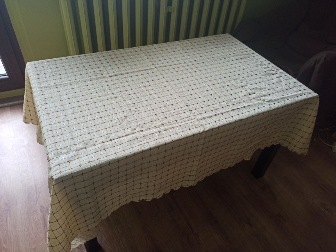 Obrus 155cm/135cm plamoodporny