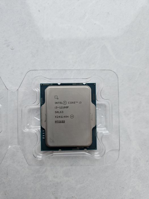 Процесор intel core i3-12100f
Socket s1700
