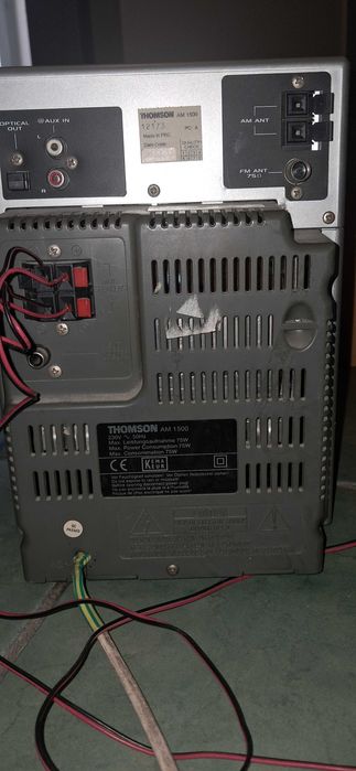 Wieża Thomson AM 1500 z fabrycznymi kolumnami