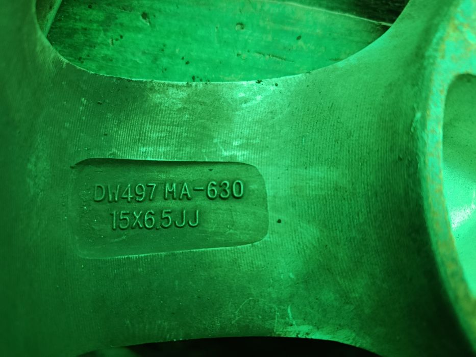 Оригинальные диски на R15 с BYD F6 подходят на Toyoty  размер на фото.