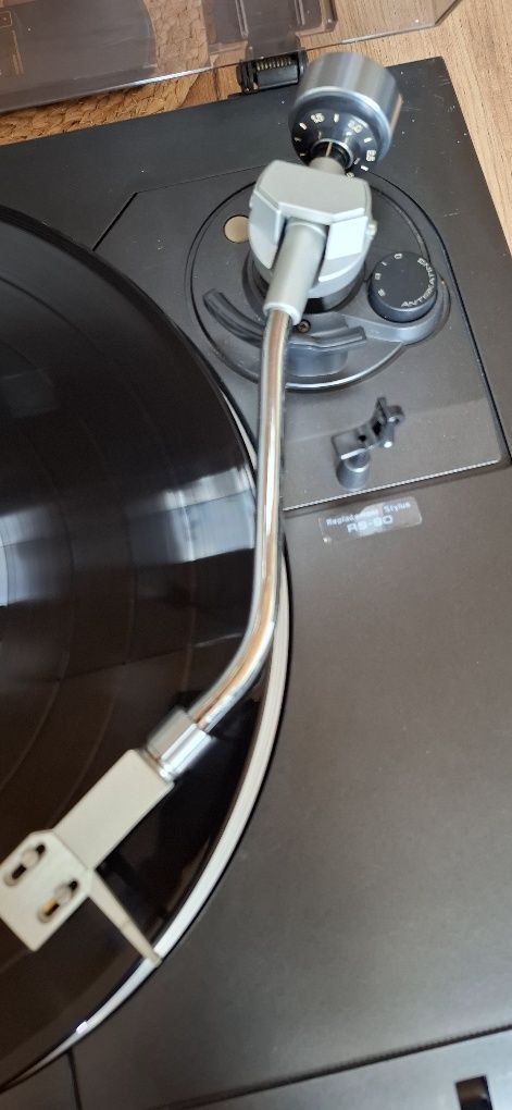 Piękny gramofon Akai AP-D30