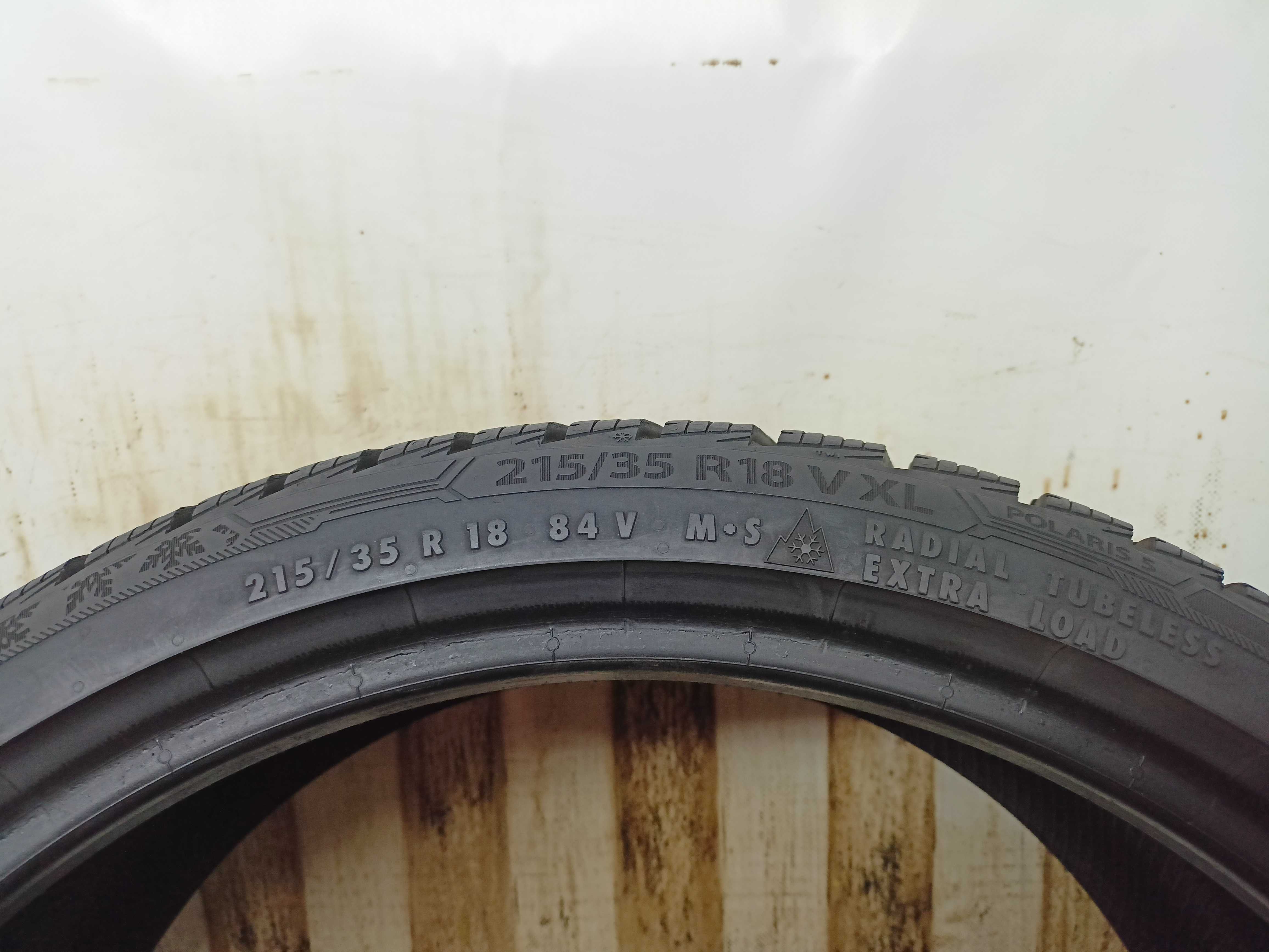 Barum Polaris 5 215/35/18 2021r. 84V 2x7,1mm (4642)