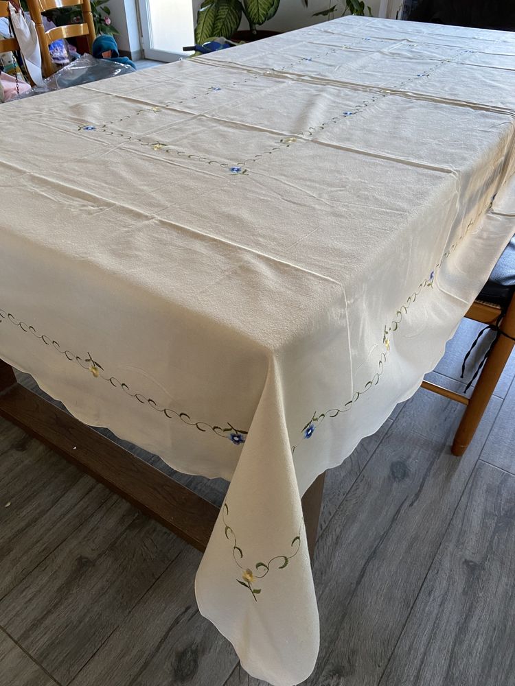 Toalha de mesa em linho 173*270 e 12 guardanapos